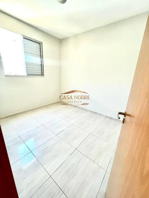 Foto 4 de Apartamento com 2 quartos à venda, 44m2 em Jardim Gurilândia, Taubate - SP