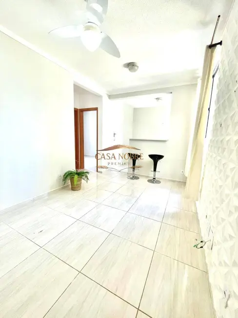 Foto 2 de Apartamento com 2 quartos à venda, 44m2 em Jardim Gurilândia, Taubate - SP