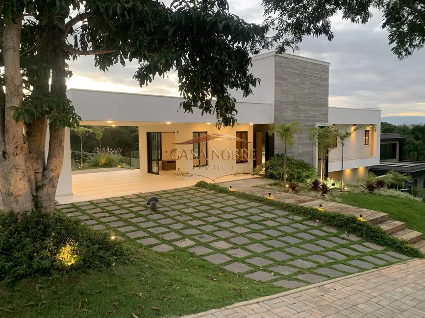 Foto 1 de Casa com 4 quartos à venda, 848m2 em Chácara São Félix, Taubate - SP