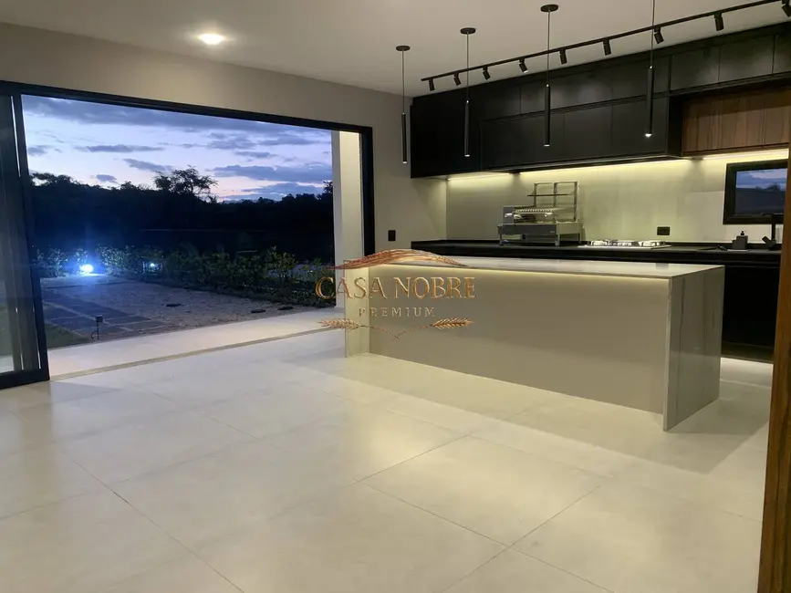 Foto 9 de Casa com 4 quartos à venda, 848m2 em Chácara São Félix, Taubate - SP