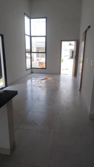 Foto 2 de Casa com 3 quartos à venda e para alugar, 280m2 em Cacapava - SP