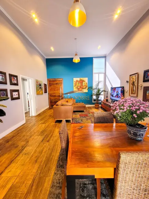 Foto 3 de Casa com 2 quartos à venda, 300m2 em Tremembe - SP