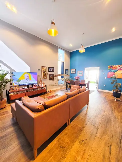 Foto 2 de Casa com 2 quartos à venda, 300m2 em Tremembe - SP