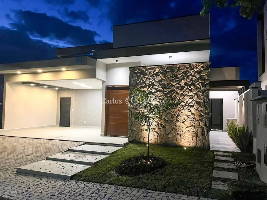Foto 1 de Casa com 3 quartos à venda, 314m2 em Quiririm, Taubate - SP