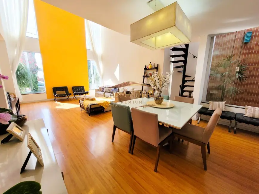 Foto 4 de Casa com 3 quartos à venda, 300m2 em Tremembe - SP