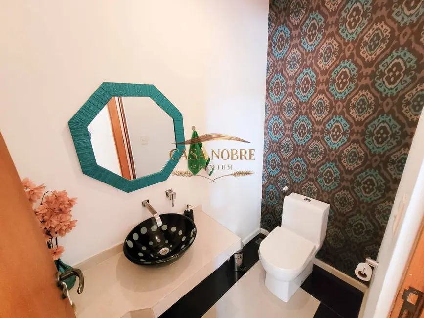 Foto 9 de Casa com 3 quartos à venda, 300m2 em Tremembe - SP