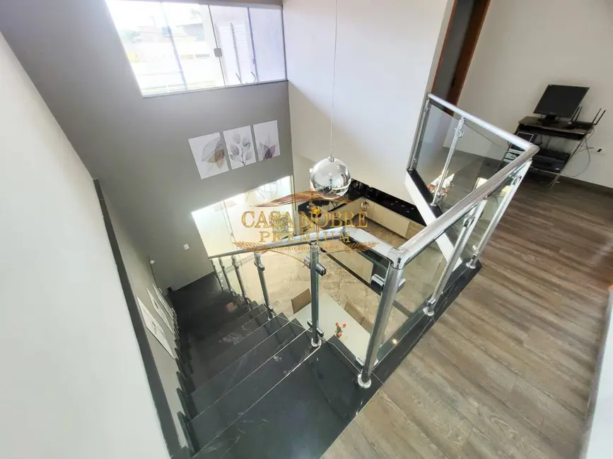 Foto 2 de Casa com 3 quartos à venda, 272m2 em Tremembe - SP