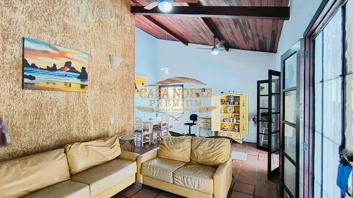 Foto 1 de Casa com 4 quartos à venda, 300m2 em Ubatuba - SP