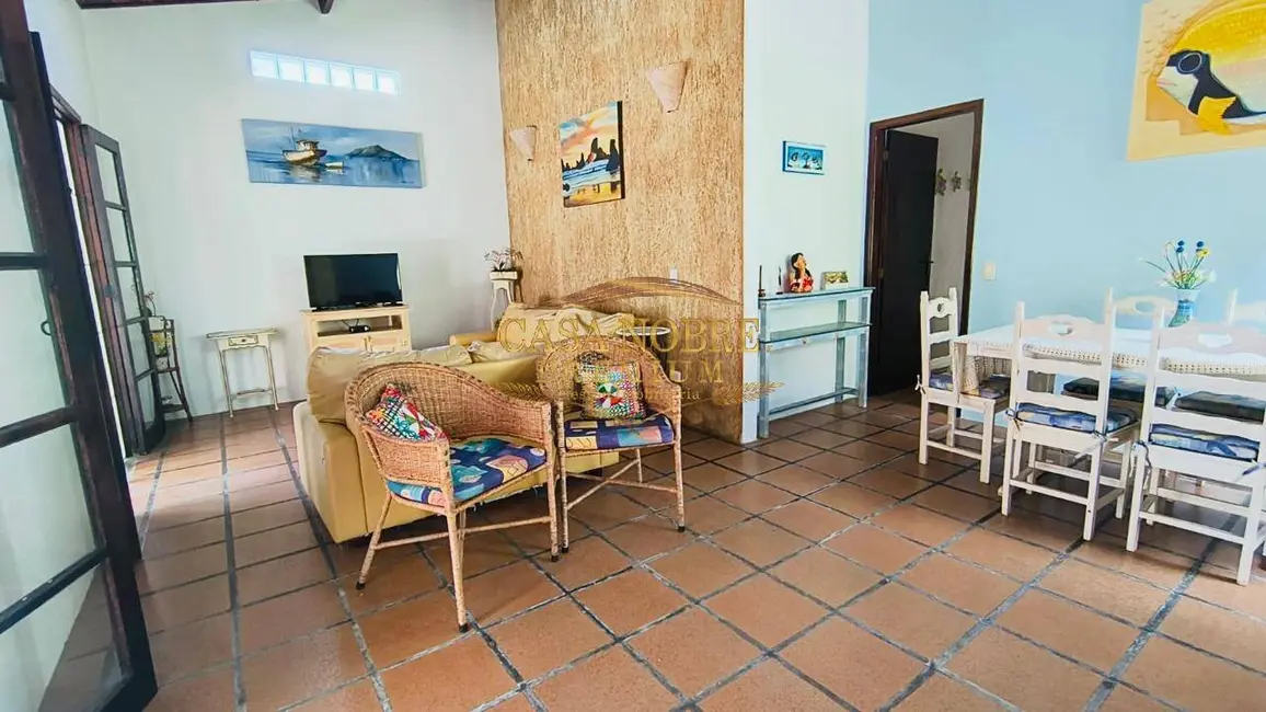 Foto 3 de Casa com 4 quartos à venda, 300m2 em Ubatuba - SP