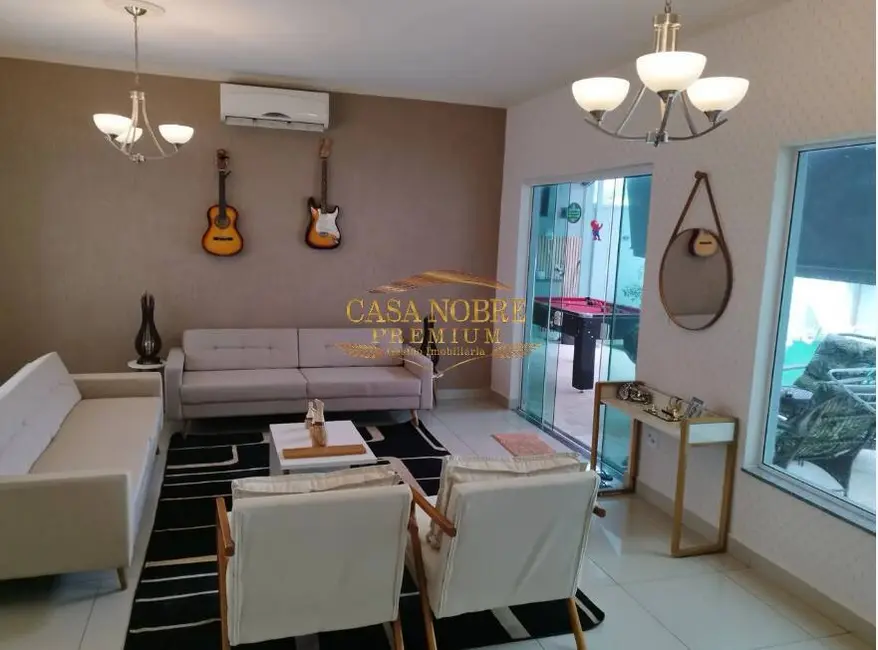 Foto 3 de Casa com 3 quartos para alugar, 500m2 em Piracangaguá, Taubate - SP