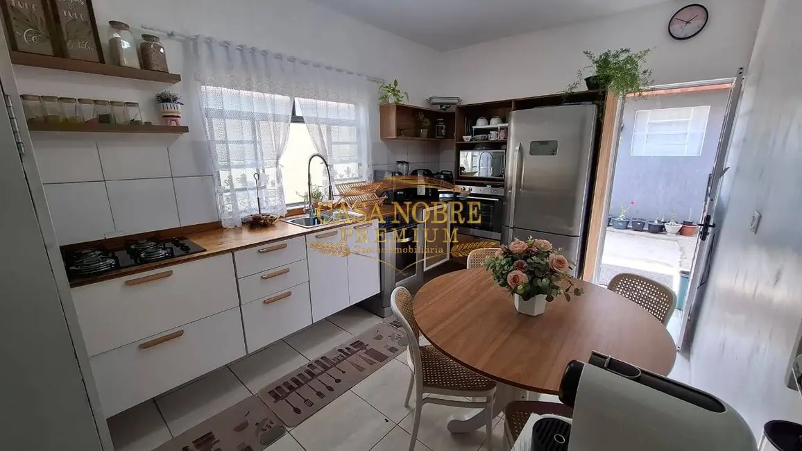 Foto 3 de Casa à venda, 250m2 em Sao Jose Dos Campos - SP