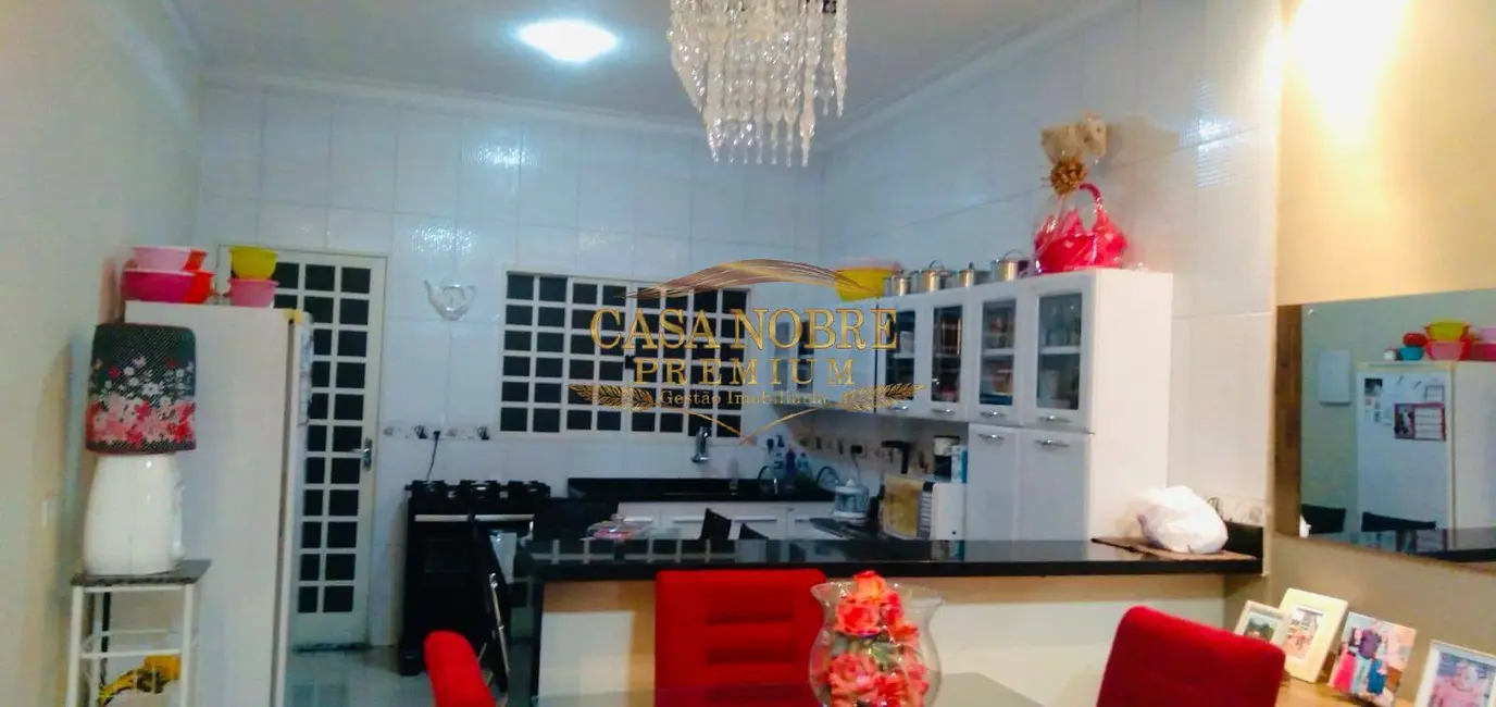 Foto 6 de Casa com 3 quartos à venda, 250m2 em Jardim Oásis, Taubate - SP