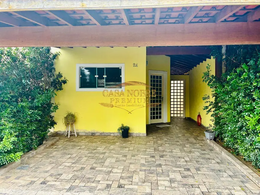 Casa com 2 quartos para alugar, 124m2 em Morada dos Nobres, Taubate - SP - imagem 1 Foto 1 de Casa com 2 quartos para alugar, 124m2 em Morada dos Nobres, Taubate - SP