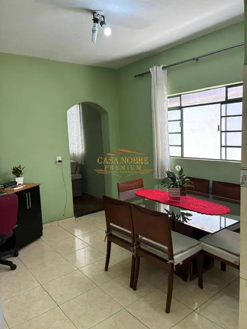 Foto 9 de Casa com 4 quartos à venda, 250m2 em Jardim Califórnia, Taubate - SP