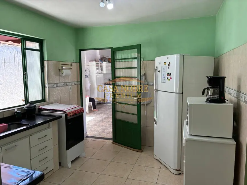 Foto 7 de Casa com 4 quartos à venda, 250m2 em Jardim Califórnia, Taubate - SP