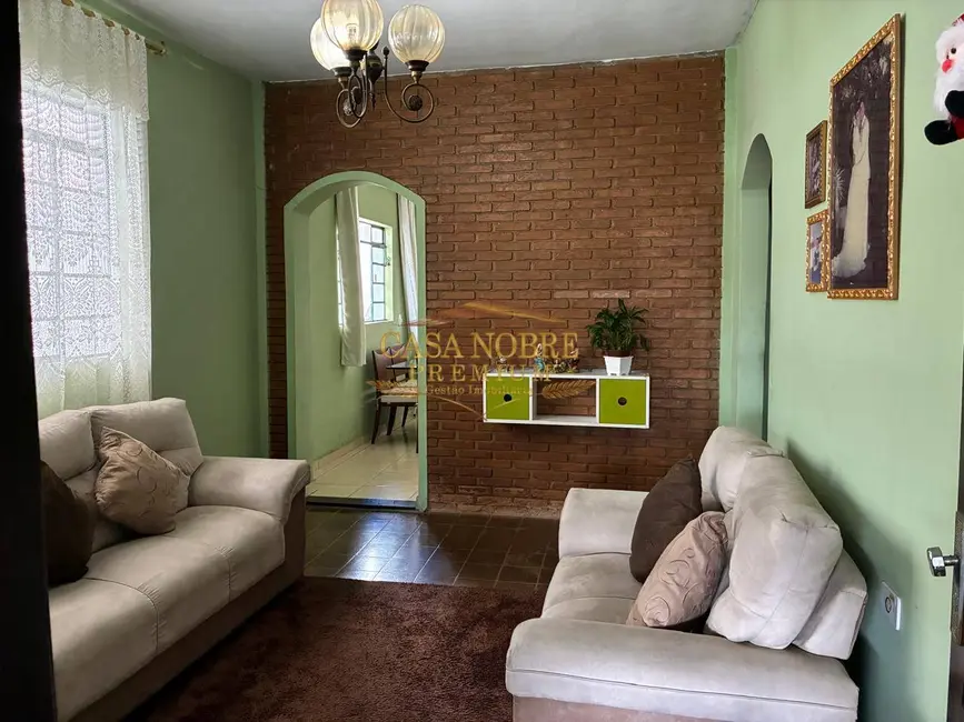 Foto 4 de Casa com 4 quartos à venda, 250m2 em Jardim Califórnia, Taubate - SP