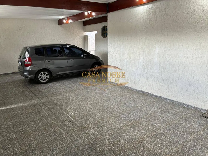 Foto 2 de Casa com 4 quartos à venda, 250m2 em Jardim Califórnia, Taubate - SP