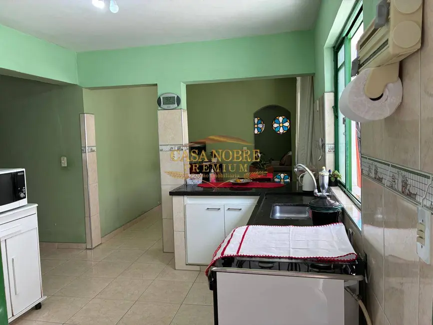 Foto 6 de Casa com 4 quartos à venda, 250m2 em Jardim Califórnia, Taubate - SP