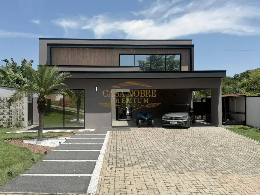 Foto 1 de Casa com 4 quartos à venda, 643m2 em Chácara São Félix, Taubate - SP