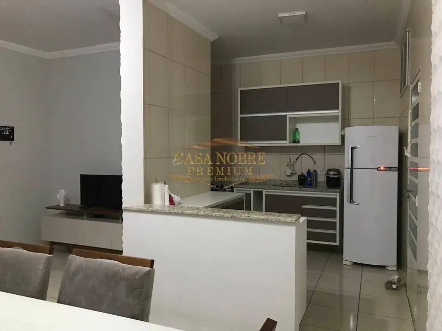 Foto 1 de Casa de Condomínio com 2 quartos à venda, 149m2 em Parque Arco Íris, Taubate - SP