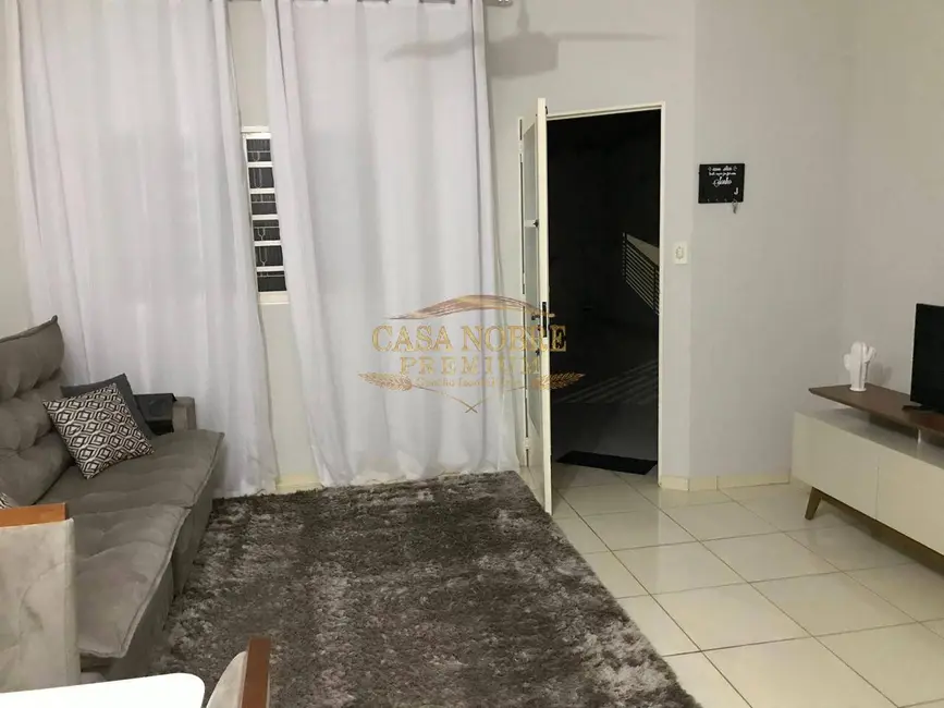 Foto 2 de Casa de Condomínio com 2 quartos à venda, 149m2 em Parque Arco Íris, Taubate - SP