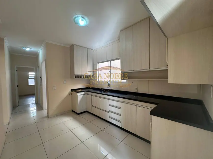 Foto 2 de Casa de Condomínio com 3 quartos à venda, 200m2 em Jardim Ana Rosa, Taubate - SP