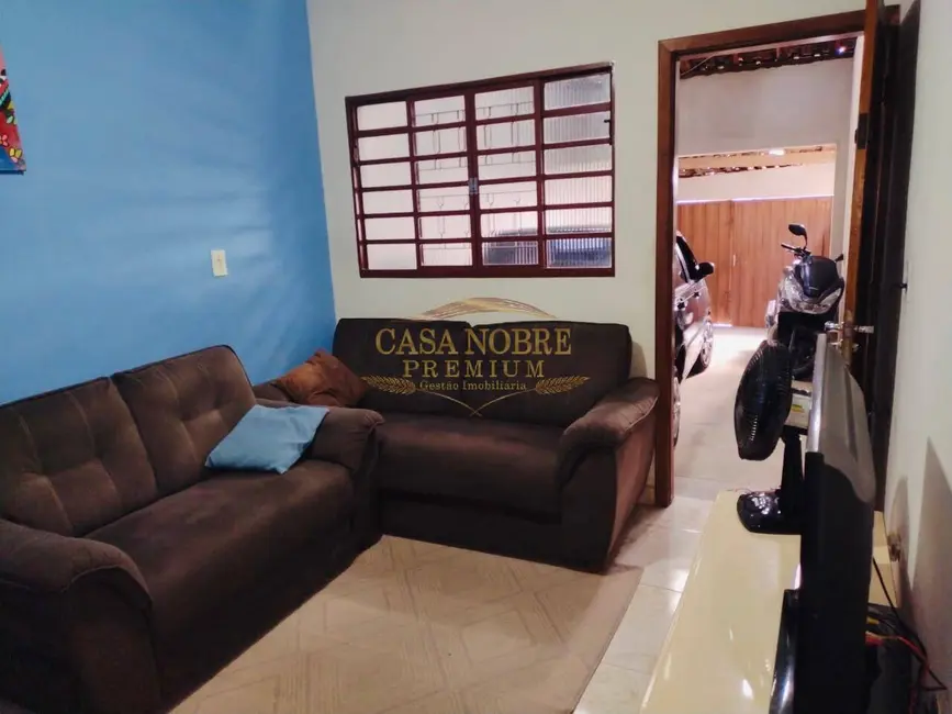 Foto 2 de Casa com 5 quartos à venda, 250m2 em Jardim Bela Vista, Taubate - SP