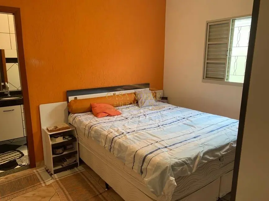 Foto 9 de Casa com 2 quartos à venda, 150m2 em Jardim Gurilândia, Taubate - SP