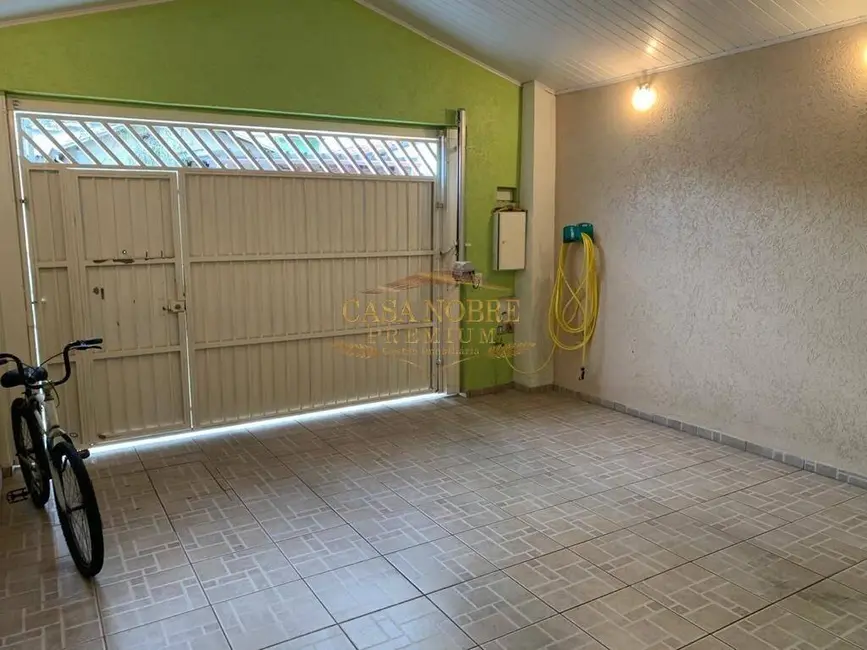 Foto 2 de Casa com 2 quartos à venda, 150m2 em Jardim Gurilândia, Taubate - SP