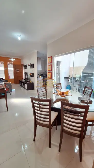 Foto 1 de Casa com 3 quartos à venda, 150m2 em Jardim Oásis, Taubate, SP