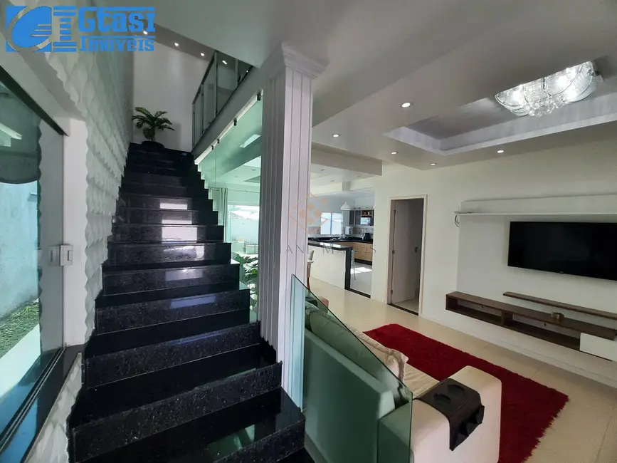 Foto 9 de Casa com 3 quartos à venda, 300m2 em São Mateus, Sao Pedro Da Aldeia - RJ