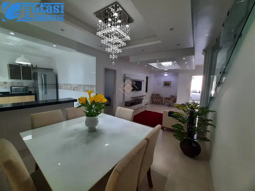 Foto 7 de Casa com 3 quartos à venda, 300m2 em São Mateus, Sao Pedro Da Aldeia - RJ