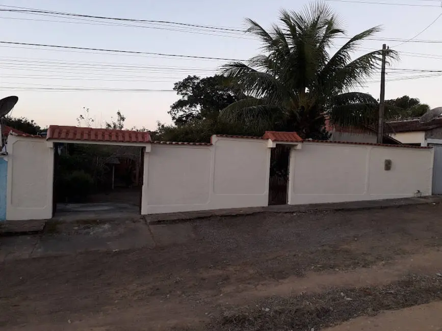Foto 2 de Casa com 1 quarto à venda, 450m2 em Araruama - RJ