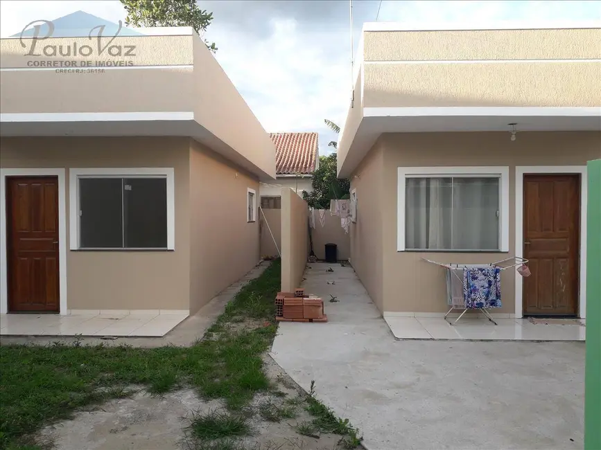 Foto 8 de Casa com 2 quartos à venda, 150m2 em Araruama - RJ