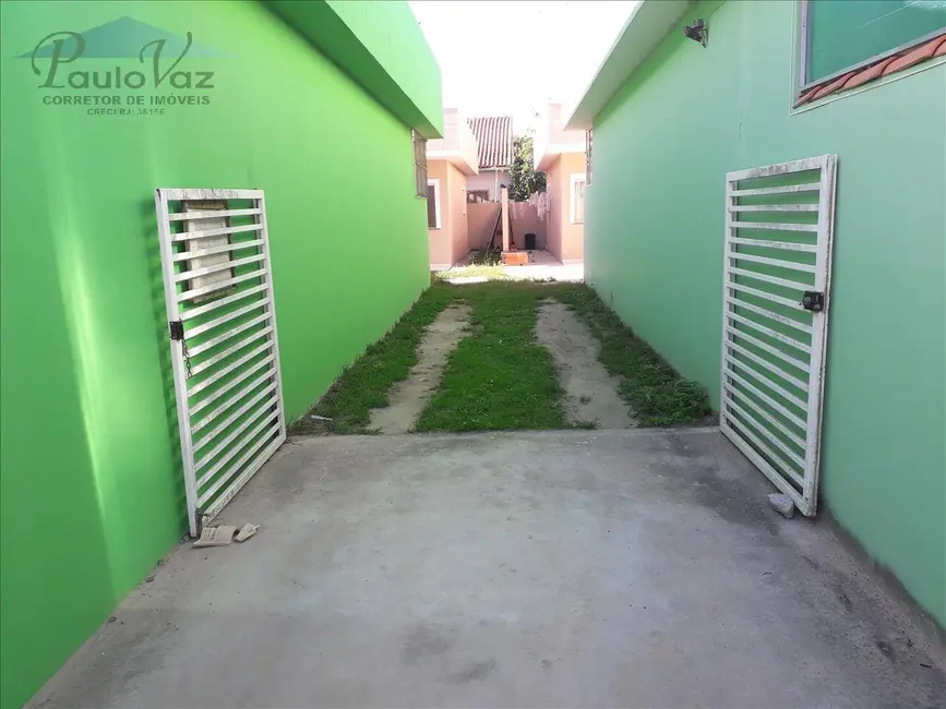 Foto 9 de Casa com 2 quartos à venda, 150m2 em Araruama - RJ