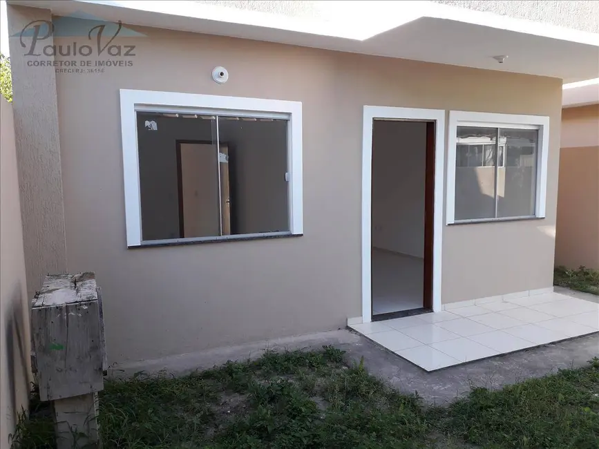 Foto 3 de Casa com 2 quartos à venda, 150m2 em Araruama - RJ