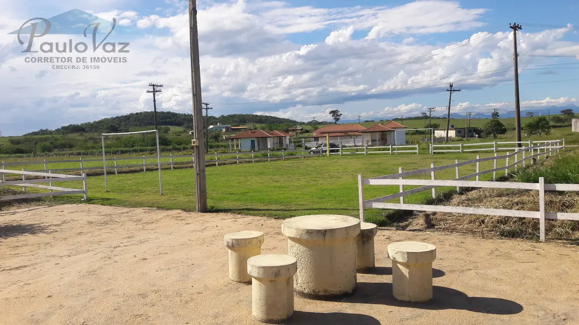 Foto 4 de Terreno / Lote à venda, 450m2 em Araruama - RJ