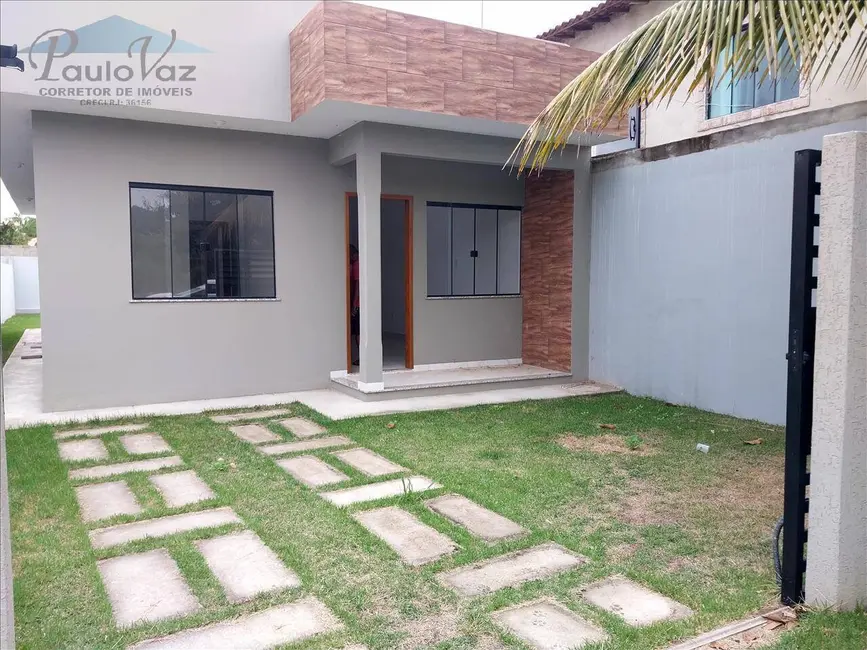 Foto 2 de Casa com 2 quartos à venda, 225m2 em Araruama - RJ