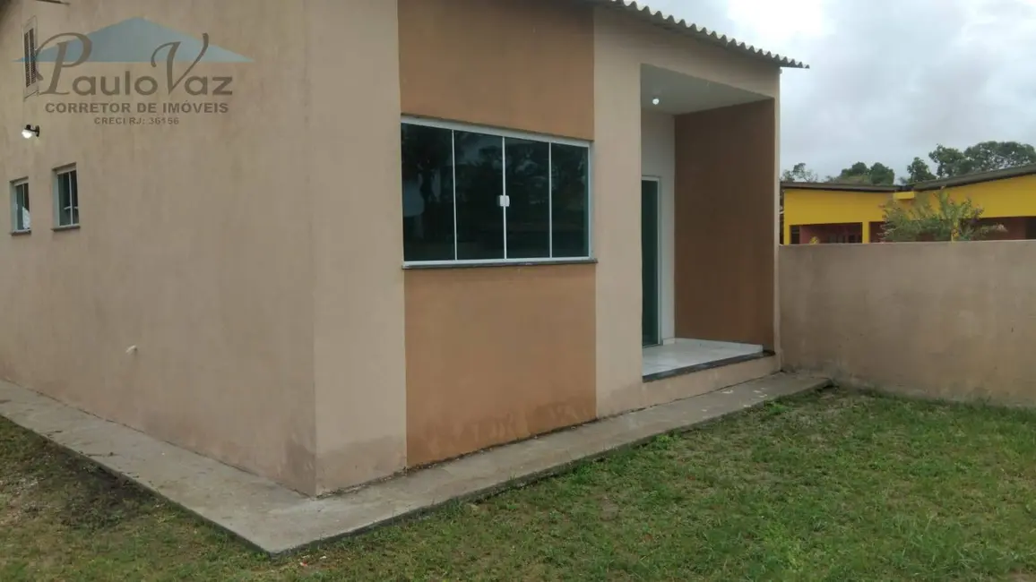 Foto 2 de Casa com 2 quartos à venda, 75m2 em Araruama - RJ