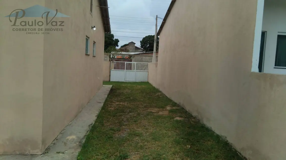 Foto 8 de Casa com 2 quartos à venda, 75m2 em Araruama - RJ