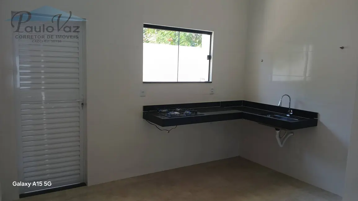 Foto 6 de Casa com 2 quartos à venda, 70m2 em Araruama - RJ