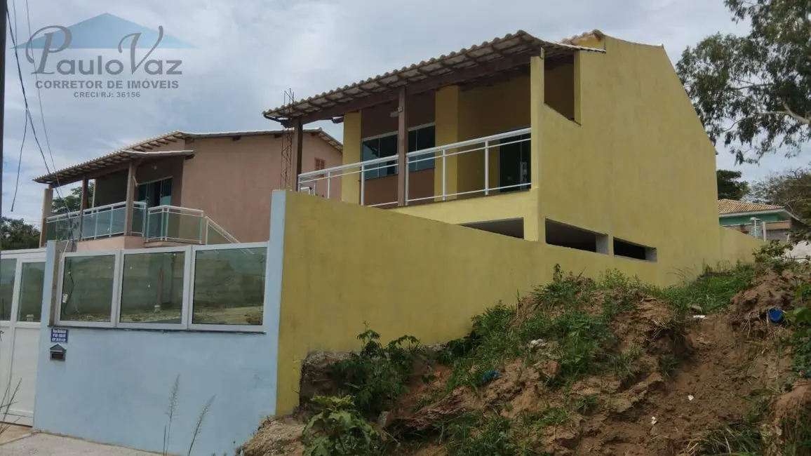 Foto 2 de Casa com 2 quartos à venda, 85m2 em Araruama - RJ