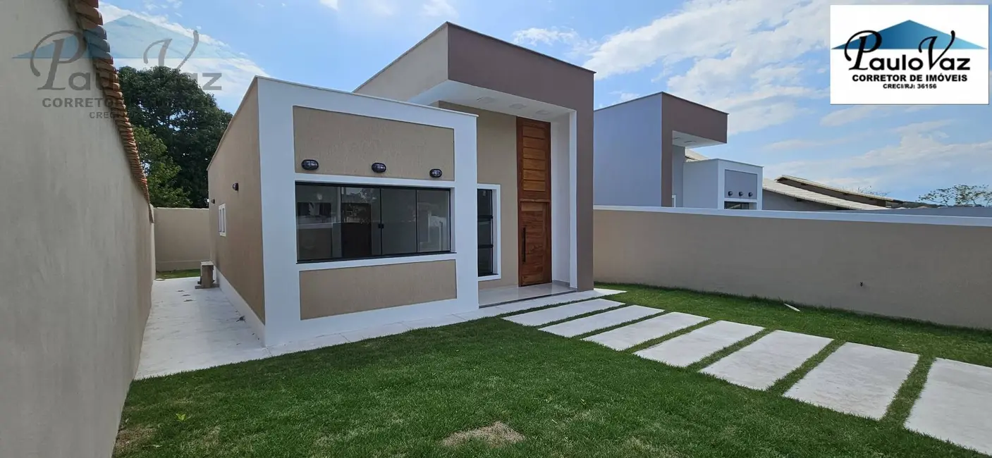 Foto 2 de Casa com 3 quartos à venda, 213m2 em Araruama - RJ