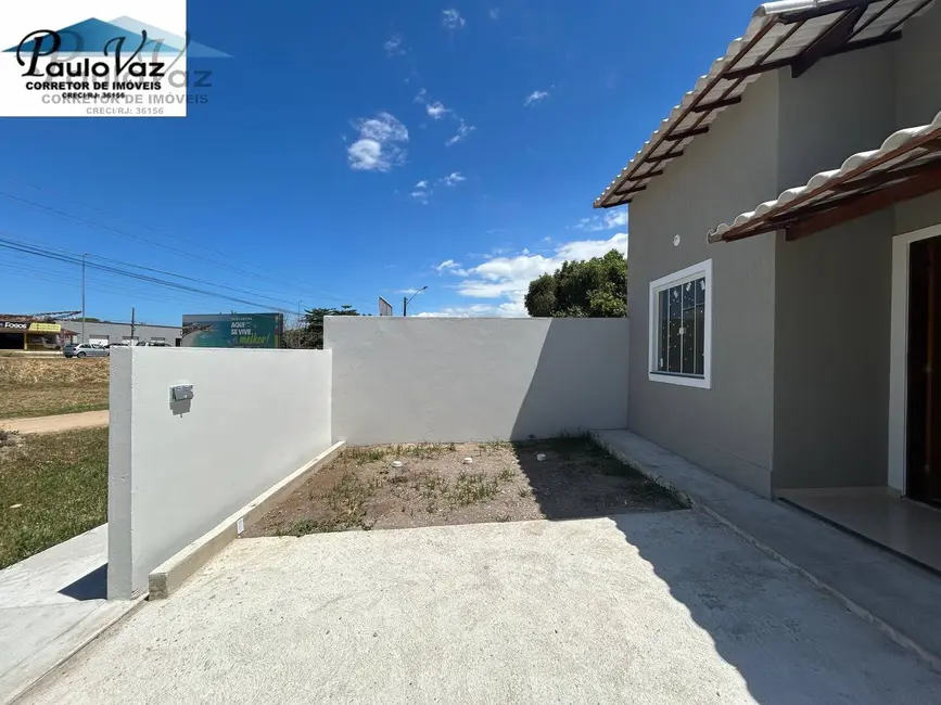 Foto 3 de Casa com 2 quartos à venda, 180m2 em Araruama - RJ