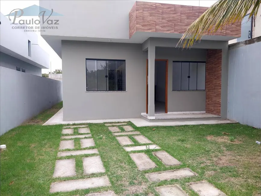 Foto 3 de Casa com 2 quartos à venda, 225m2 em Araruama - RJ