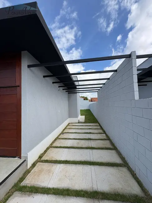 Foto 6 de Casa com 2 quartos à venda, 72m2 em Araruama - RJ