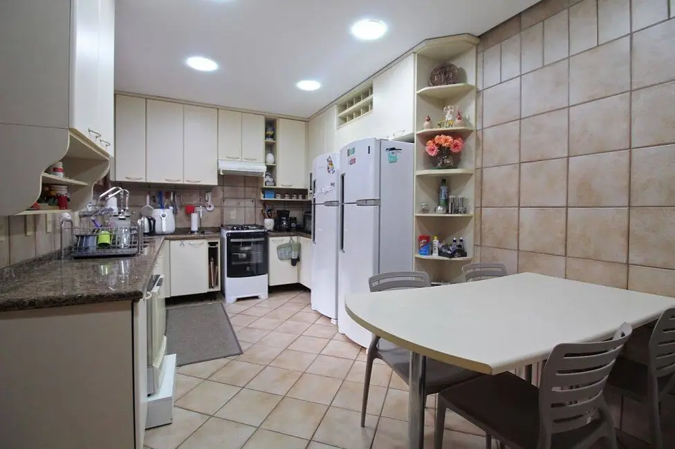 Foto 6 de Casa com 4 quartos à venda, 381m2 em Chácara das Pedras, Porto Alegre - RS