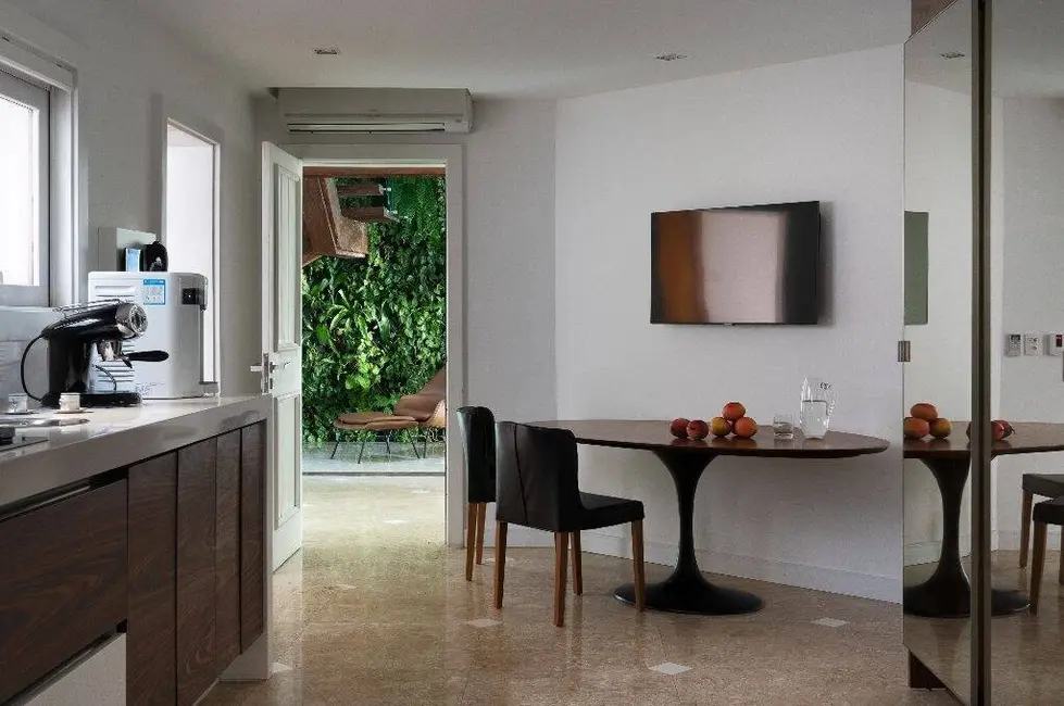 Casa com 4 quartos à venda em Santa Tereza, Porto Alegre - RS - imagem 6 Foto 6 de Casa com 4 quartos à venda em Santa Tereza, Porto Alegre - RS