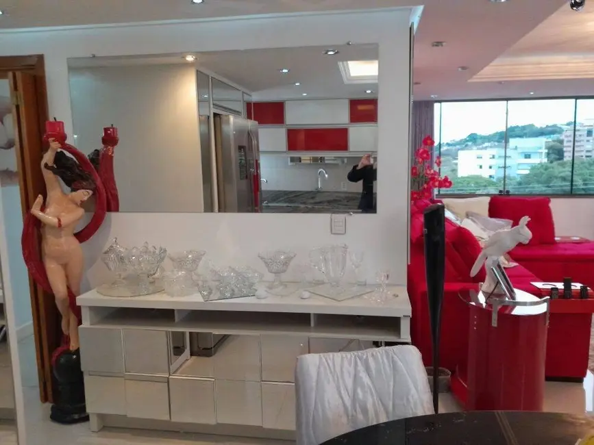 Apartamento com 3 quartos à venda, 170m2 em Santa Tereza, Porto Alegre - RS - imagem 8 Foto 8 de Apartamento com 3 quartos à venda, 170m2 em Santa Tereza, Porto Alegre - RS