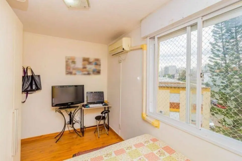 Foto 5 de Apartamento com 2 quartos à venda, 50m2 em Passo da Areia, Porto Alegre - RS